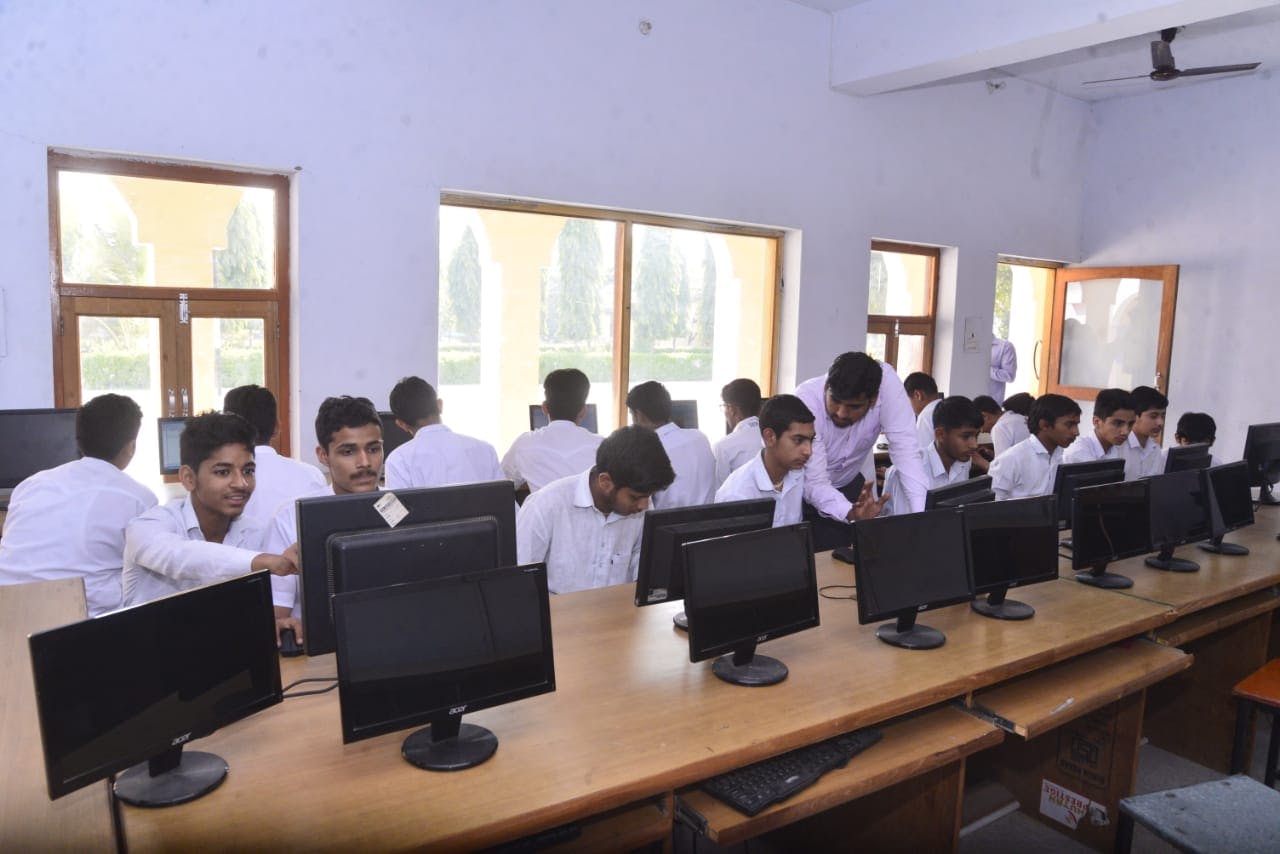 Gurukul Vishwabharti Computer Lab